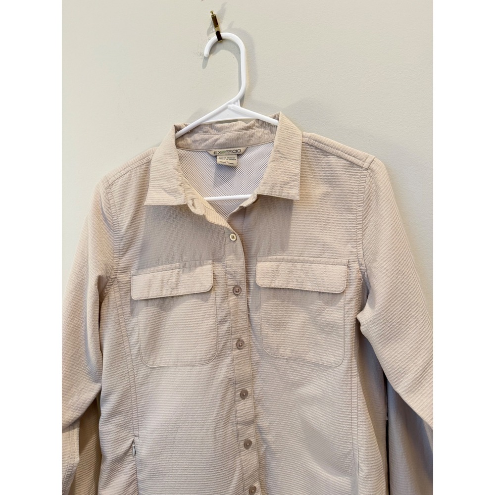 Women Small ExOfficio shirt two chest pockets and a textured fabric